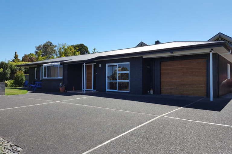 Photo of property in 164 Lake Terrace, Hilltop, Taupo, 3330
