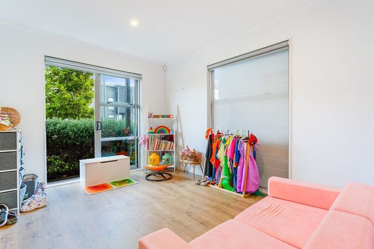 Photo of property in 36 Vincent Mcgrath Crescent, Swanson, Auckland, 0614