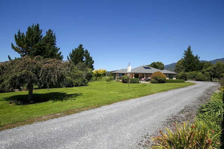 Photo of property in 118 Patons Rock Road, Patons Rock, Takaka, 7182