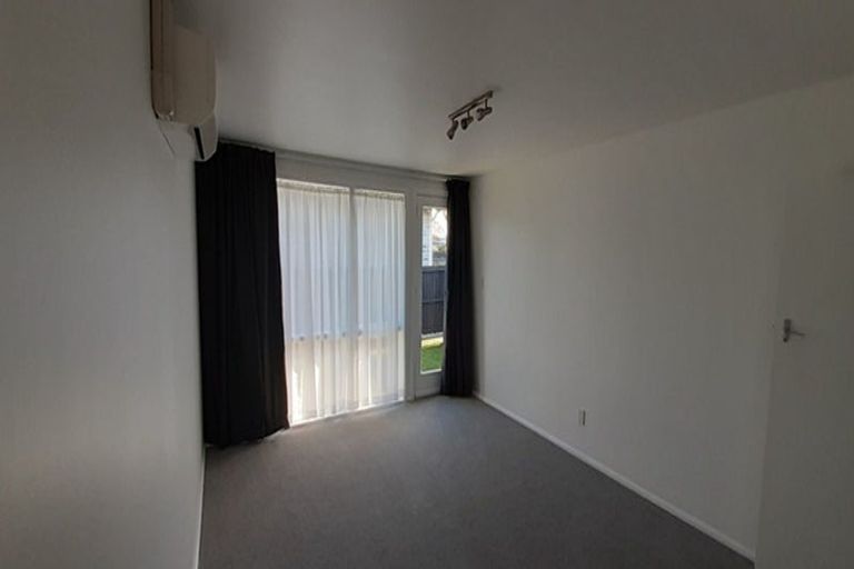 Photo of property in 2/38 North Avon Road, Richmond, Christchurch, 8013