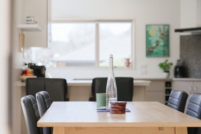 Photo of property in 8 Leanne Way, Waikanae Beach, Waikanae, 5036