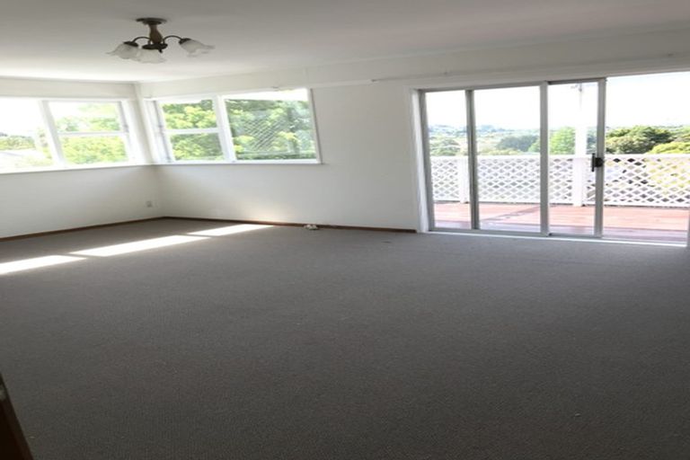 Photo of property in 37 Sequoia Place, Sunnynook, Auckland, 0620