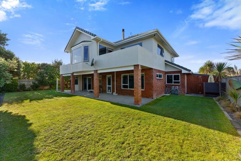 Photo of property in 8 Scott Avenue, Otaki Beach, Otaki, 5512