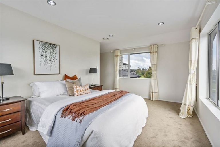 Photo of property in 23 Ravello Rise, Flat Bush, Auckland, 2019