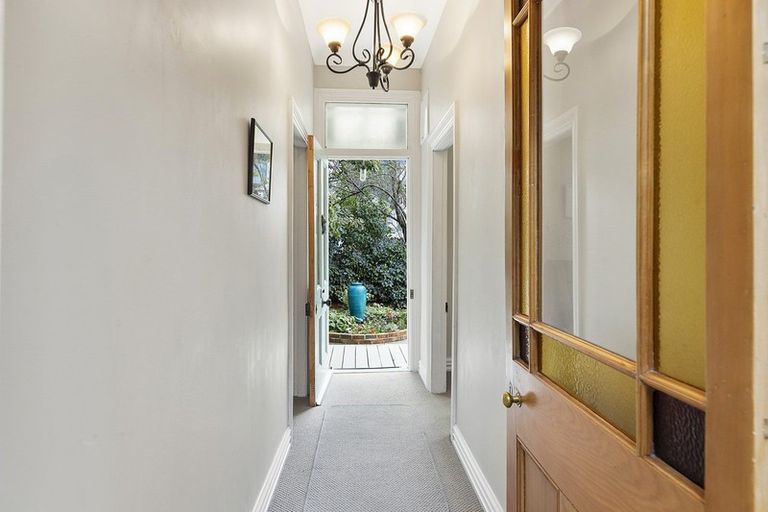 Photo of property in 131 Aro Street, Aro Valley, Wellington, 6021