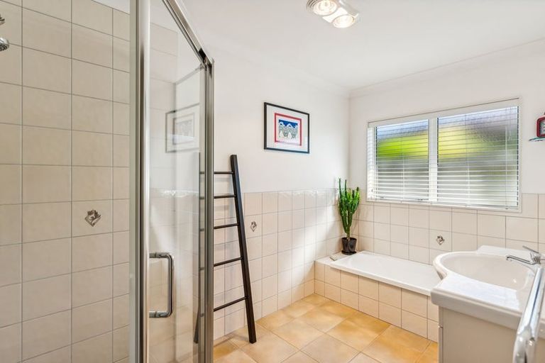 Photo of property in 194 Milne Drive, Paraparaumu, 5032