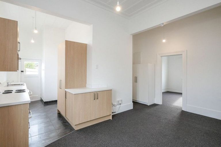 Photo of property in 114 Macandrew Road, South Dunedin, Dunedin, 9012