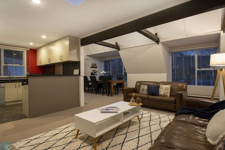 Photo of property in 21 Solander Place, Whitby, Porirua, 5024