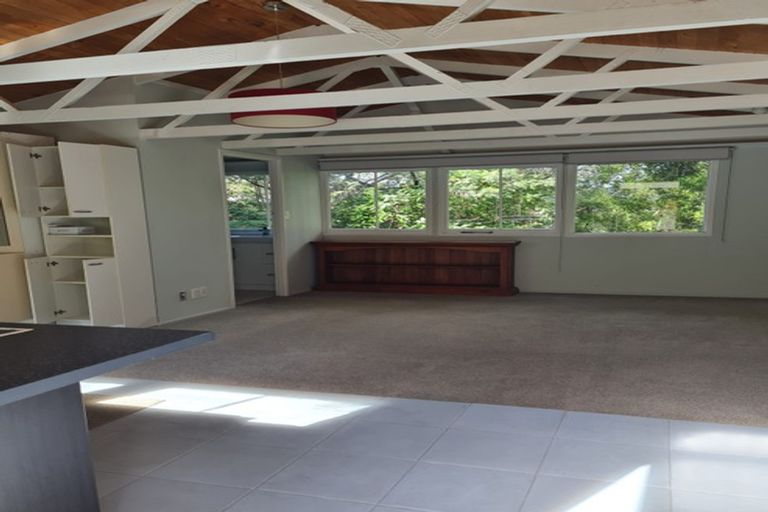 Photo of property in 71 Coulter Road, Henderson Valley, Auckland, 0614