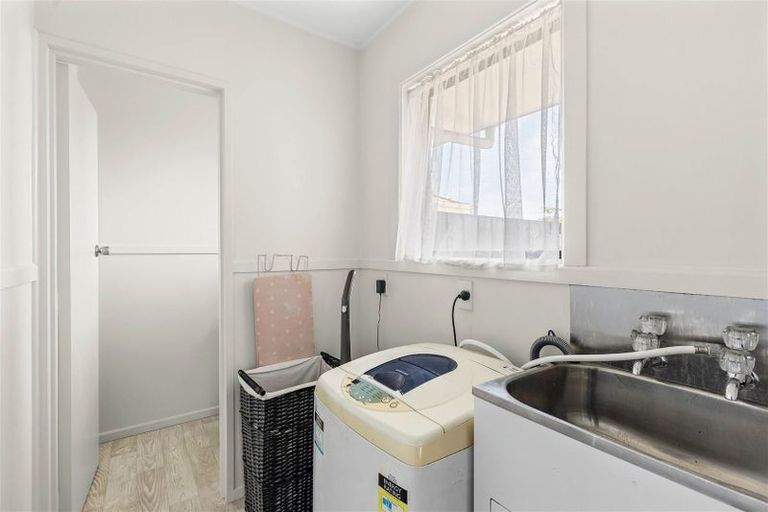 Photo of property in 1/320 Memorial Avenue, Burnside, Christchurch, 8053