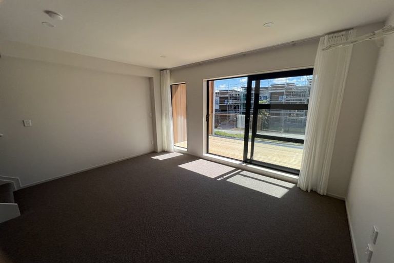 Photo of property in 121 Te Oneroa Way, Long Bay, Auckland, 0630