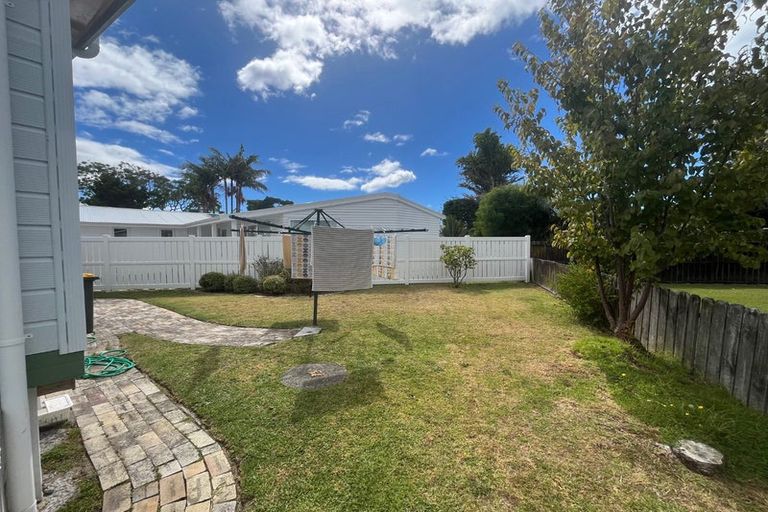 Photo of property in 2/27 Motuora Road, Manly, Whangaparaoa, 0930