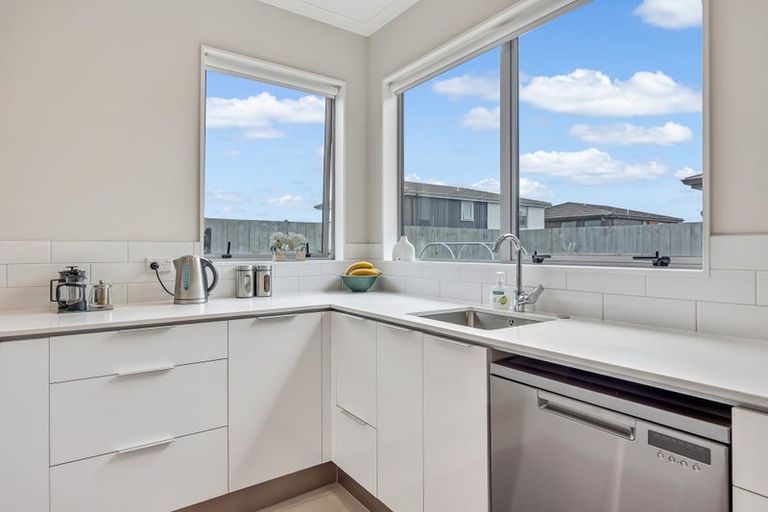 Photo of property in 6 Kainga Lane, Whenuapai, Auckland, 0618