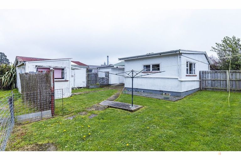 Photo of property in 28 Augustine Street, Waimate, 7924