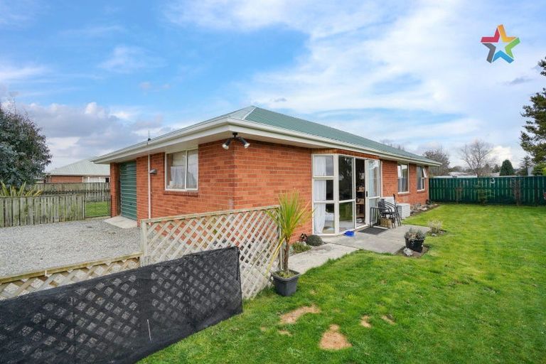 Photo of property in 6 Manse Street, Edendale, 9825