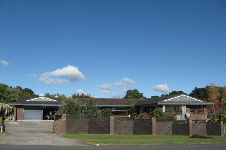 Photo of property in 71 Charles Prevost Drive, The Gardens, Auckland, 2105