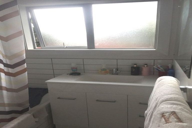 Photo of property in 2/74 Garreg Road, Bryndwr, Christchurch, 8052