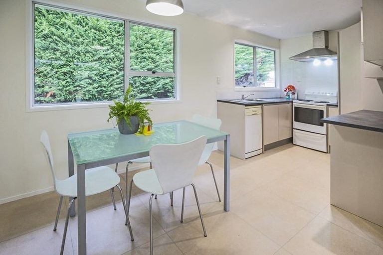 Photo of property in 2/36 Archmillen Avenue, Pakuranga Heights, Auckland, 2010