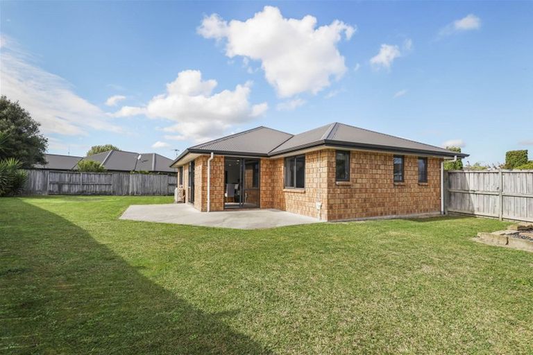 Photo of property in 64 Coleraine Drive, Rototuna, Hamilton, 3210