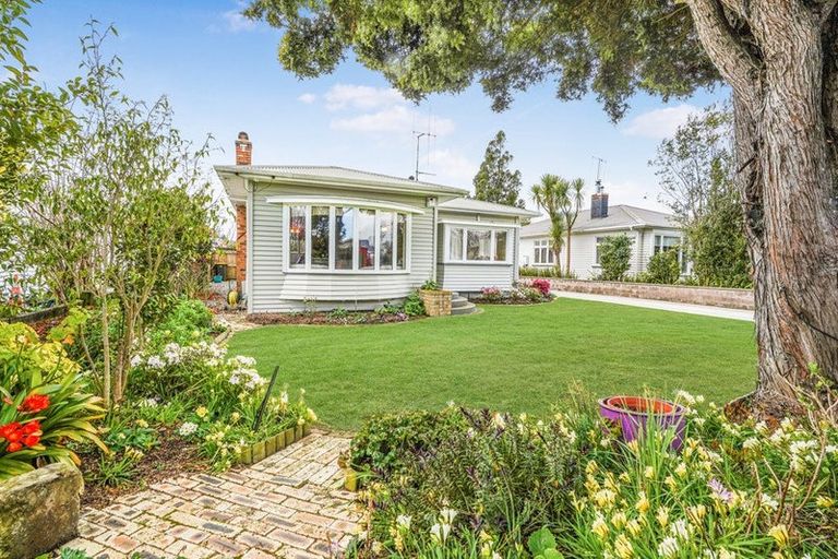 Photo of property in 11 Gillies Avenue, Claudelands, Hamilton, 3214