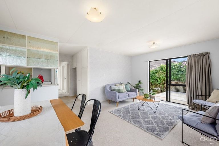 Photo of property in 2/11 Bauchop Road, Waterloo, Lower Hutt, 5011