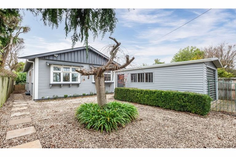 Photo of property in 128 Stapletons Road, Richmond, Christchurch, 8013