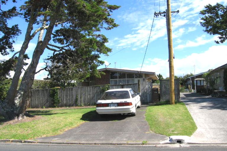 Photo of property in 17 Rock Isle Road, Torbay, Auckland, 0630