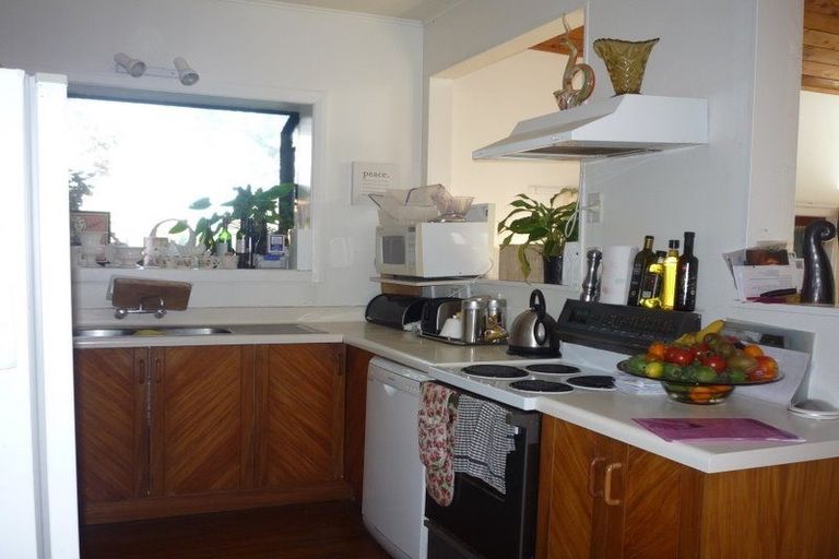 Photo of property in 70 Norwood Road, Bayswater, Auckland, 0622