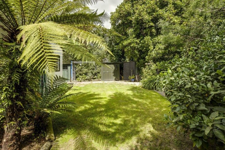 Photo of property in 34 James Cook Street, Havelock North, 4130