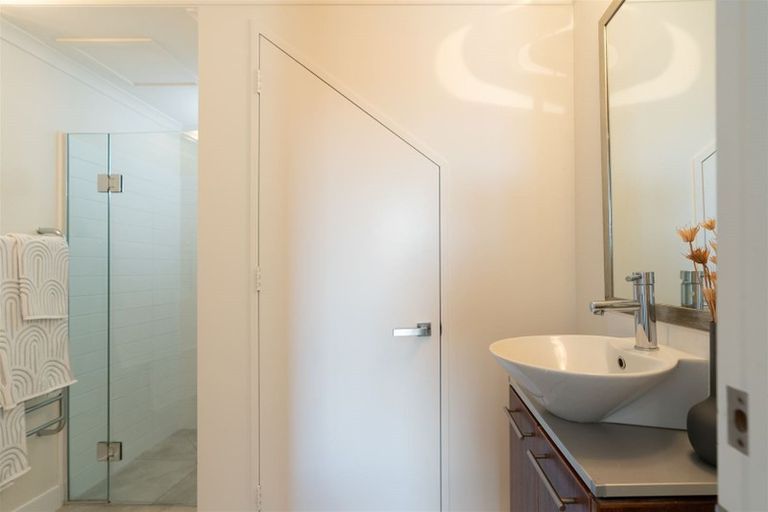 Photo of property in Augusta Apartments, 16/254 Willis Street, Te Aro, Wellington, 6011