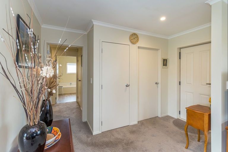 Photo of property in 5 Ahmad Close, Levin, 5510