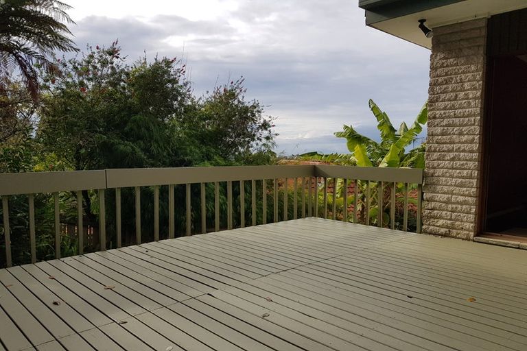 Photo of property in 13 Malters Place, Browns Bay, Auckland, 0630