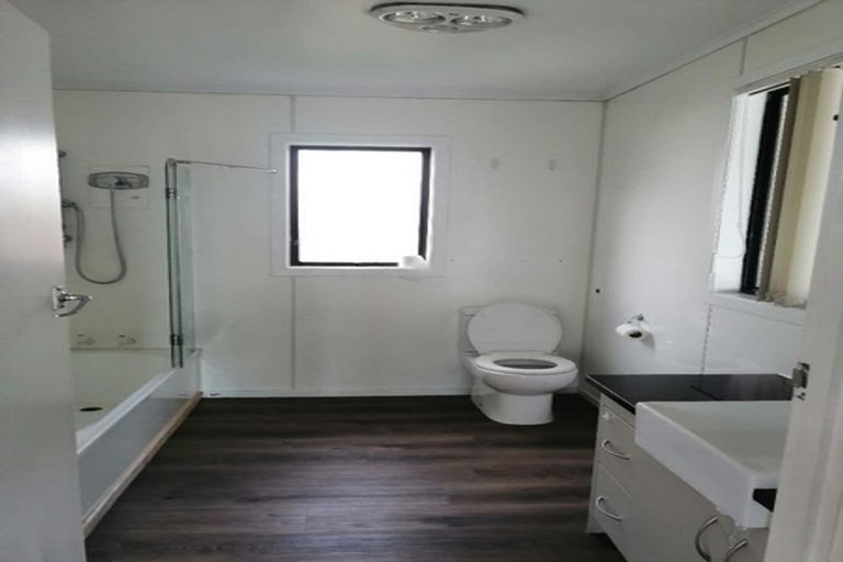 Photo of property in 1/16 Reeves Road, Pakuranga, Auckland, 2010