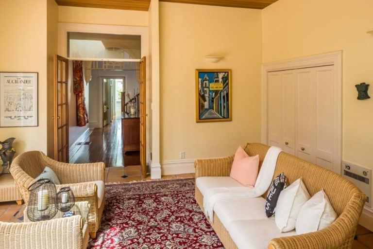 Photo of property in 13 Talavera Terrace, Kelburn, Wellington, 6012