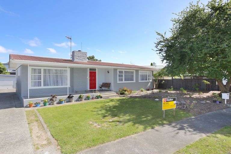 Photo of property in 4 Newcastle Street, Hokowhitu, Palmerston North, 4410