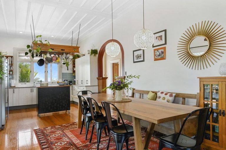 Photo of property in 43 Sunnyvale Road, Massey, Auckland, 0614