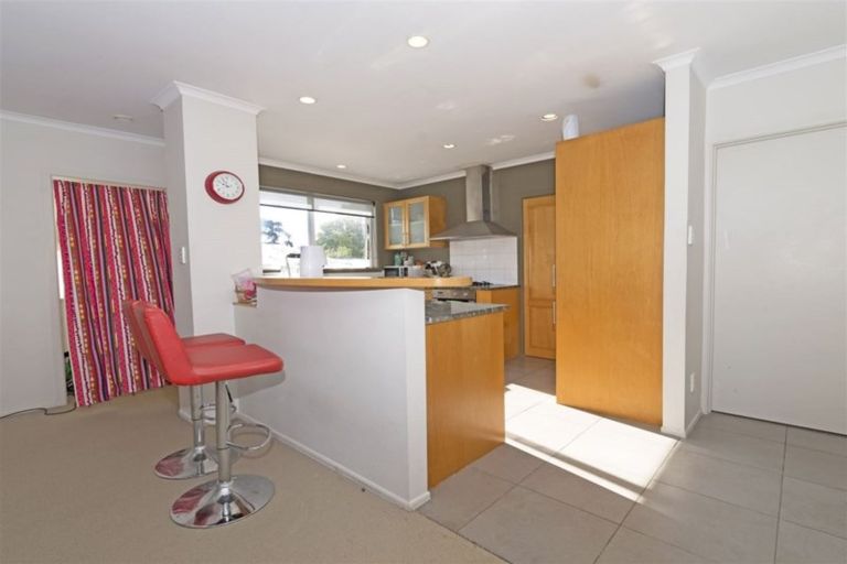 Photo of property in 306 Sunset Road, Windsor Park, Auckland, 0632