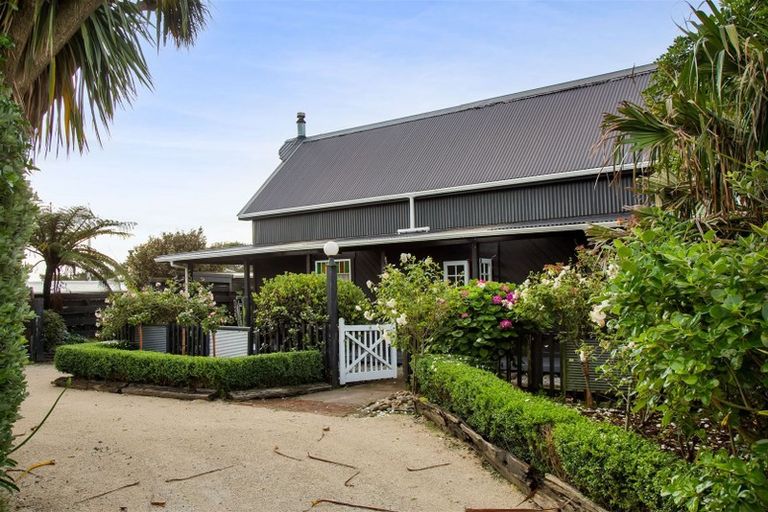 Photo of property in 18 Ohawe Terrace, Ohawe, Hawera, 4671