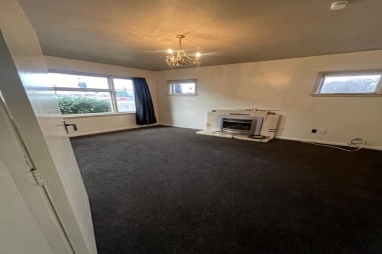 Photo of property in 37 Yaldhurst Road, Sockburn, Christchurch, 8042