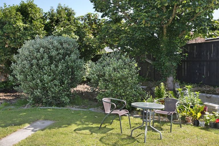 Photo of property in 4 Newcastle Street, Hokowhitu, Palmerston North, 4410