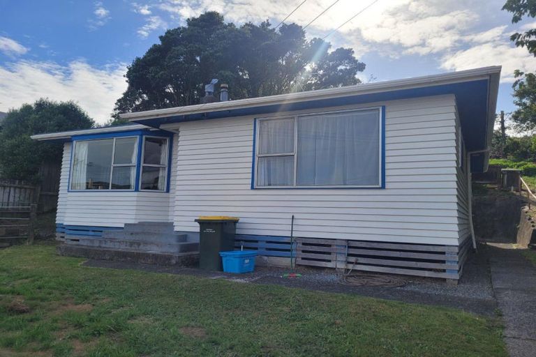 Photo of property in 67 Pioneer Road, Moturoa, New Plymouth, 4310