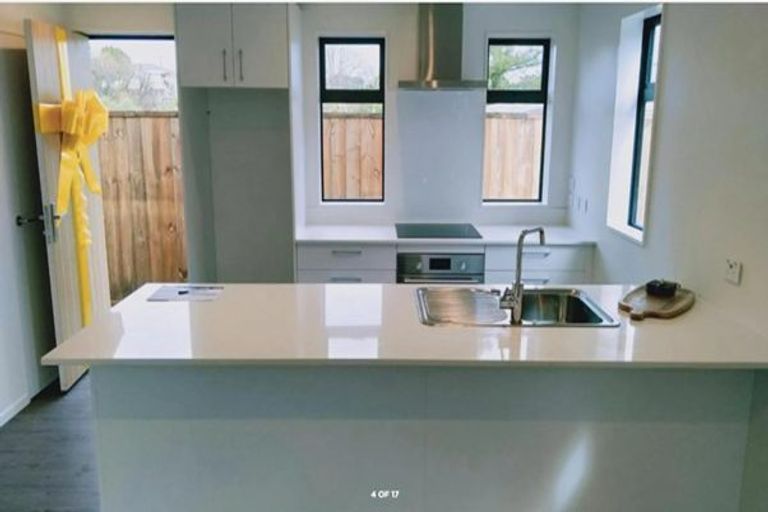 Photo of property in 4b Wattle Road, Sunnyvale, Auckland, 0612