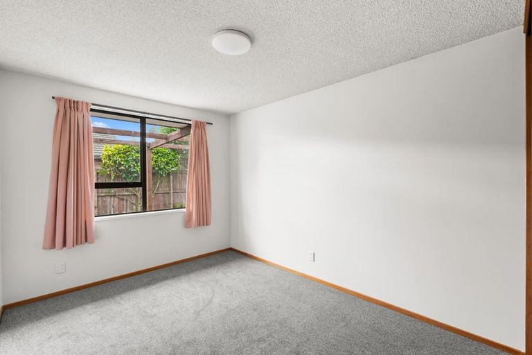 Photo of property in 1/267 Sawyers Arms Road, Bishopdale, Christchurch, 8053