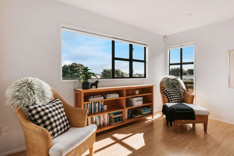 Photo of property in 21a Sunbrae Grove, Mount Maunganui, 3116