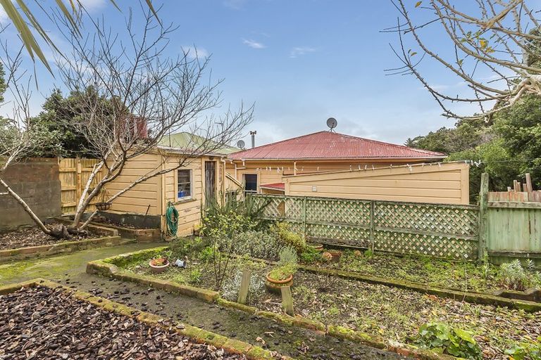 Photo of property in 16 Morton Street, Berhampore, Wellington, 6023