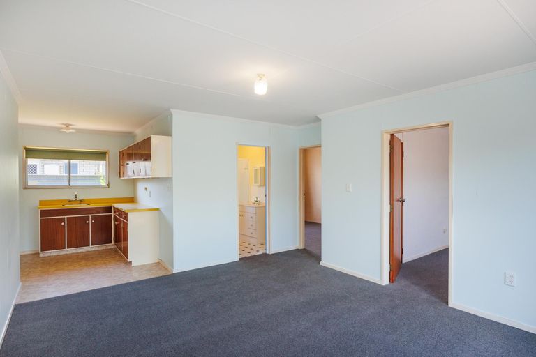 Photo of property in 2/293 Ruahine Street, Terrace End, Palmerston North, 4410