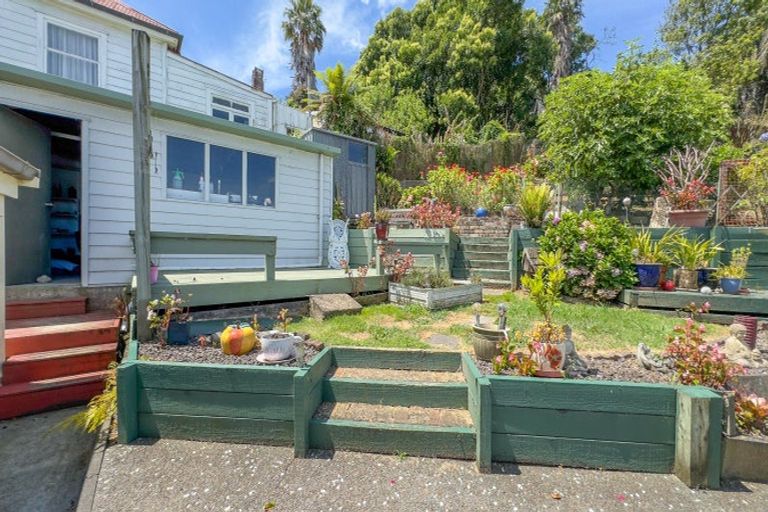 Photo of property in 102 Karaka Road, Thames, 3500