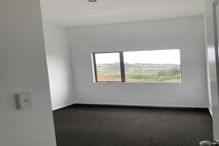 Photo of property in 25/3 Hulme Place, Henderson, Auckland, 0612