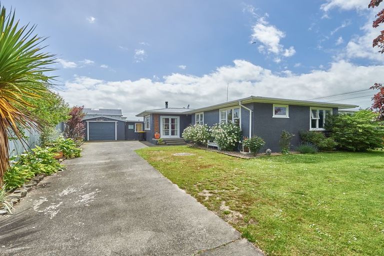 Photo of property in 1 Blenheim Place, Feilding, 4702