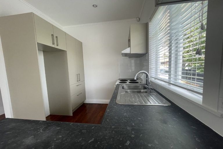 Photo of property in 29a Miro Street, New Lynn, Auckland, 0600